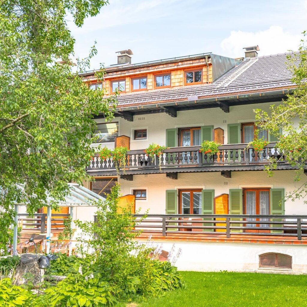 Instagram post from alpensonnetegernsee. This post is in position 5.