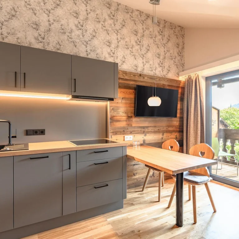 Instagram post from alpensonnetegernsee. This post is in position 7.