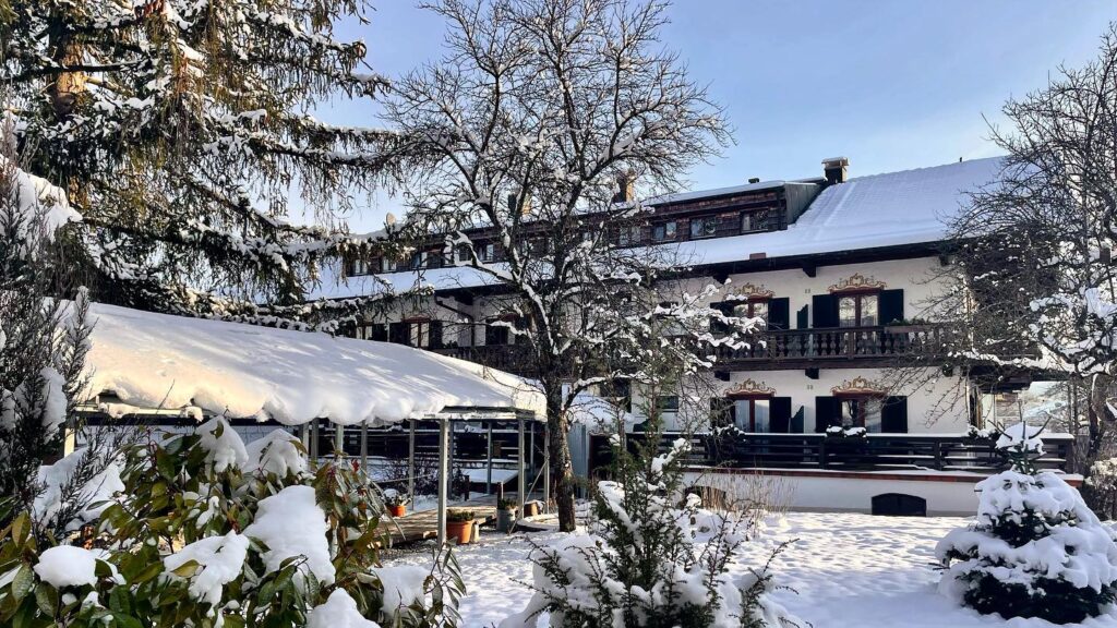 Instagram post from alpensonnetegernsee. This post is in position 3.