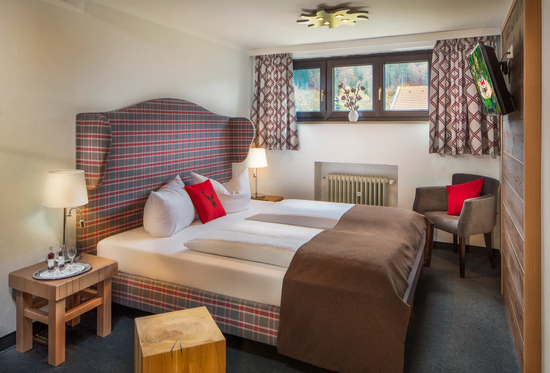 Alpensonne Tegernsee_Doppelzimmer_Bett_2